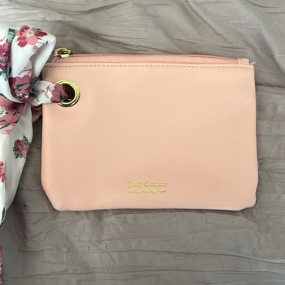 Juicy Couture Wristlet / Make up bag / pouch - Picture 2 of 7